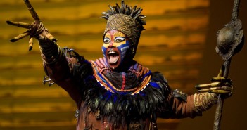 Cast of ‘The Lion King’ Sings ‘Circle of Life’ on the Subway