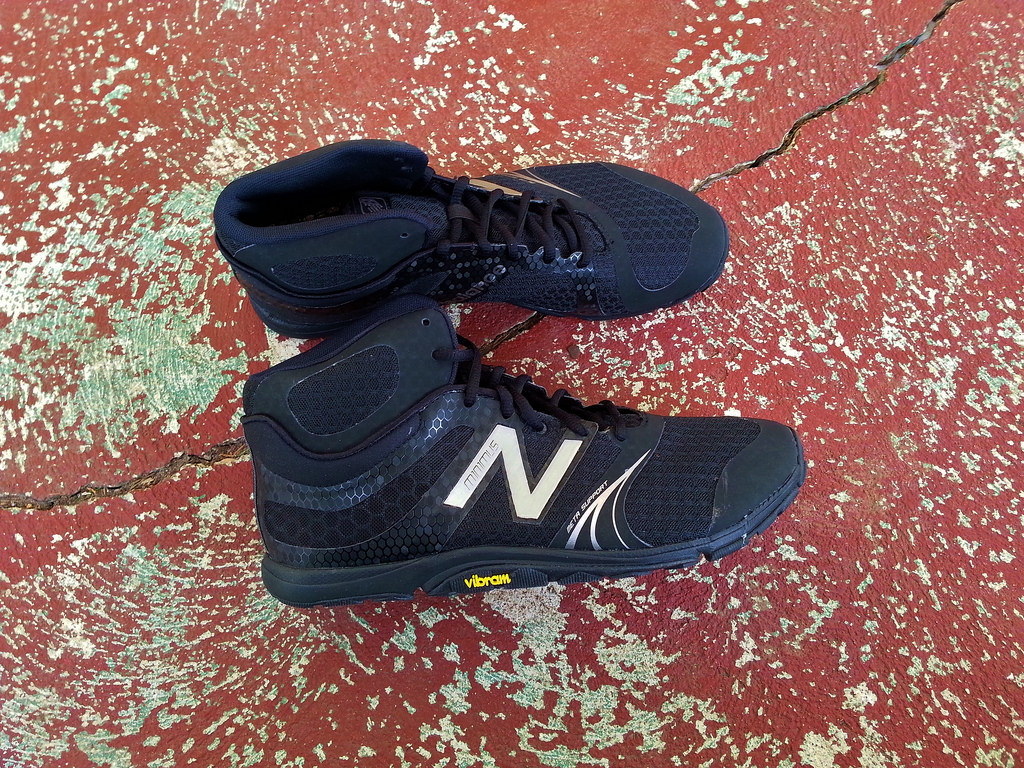 BMF Training New Balance Minimus 20v3 Mid Hardwood and Hollywood