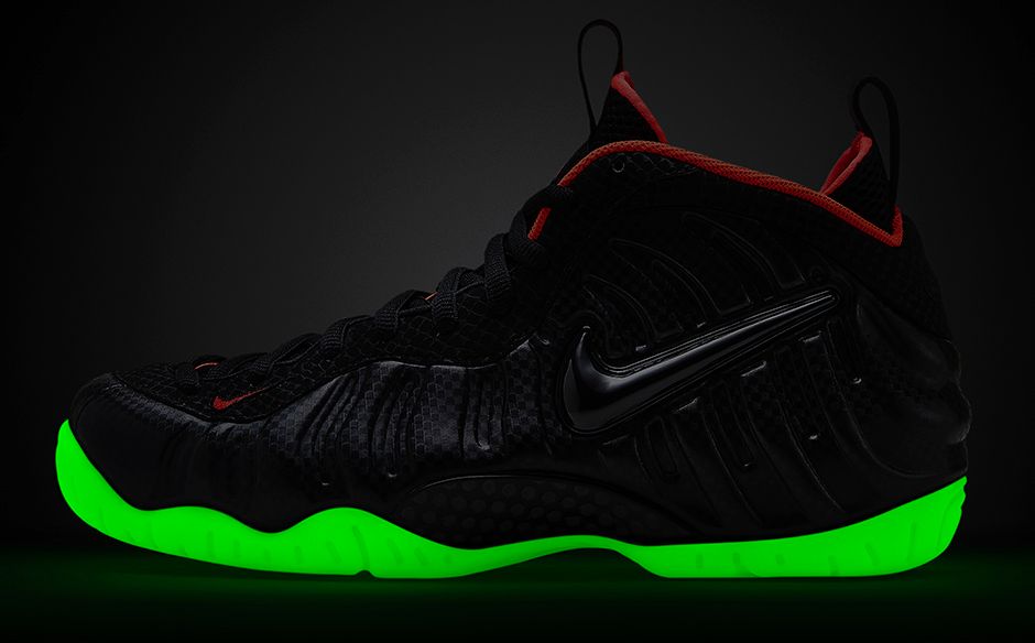 nike foamposite glow in the dark