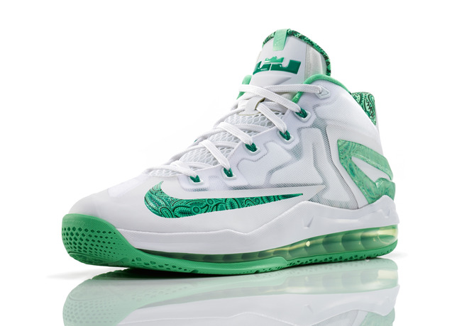 Lebron_11_Low_Easter_100_3qtr_0266_FB_28293