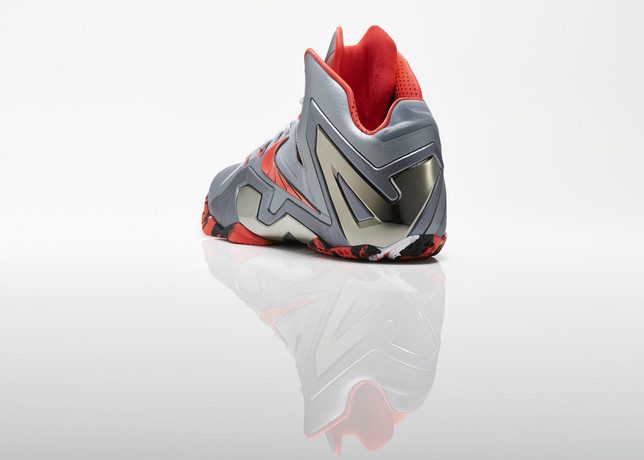Su14_BB_Lebron11_Elite_642846_001_Return_3qtr_back_low_0207_27978