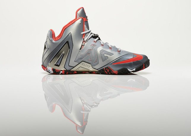 Su14_BB_Lebron11_Elite_642846_001_Return_medial_0271_27971