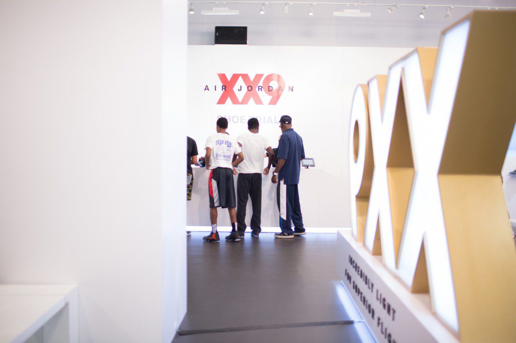 XX9_NYC_Launch_instore_33030