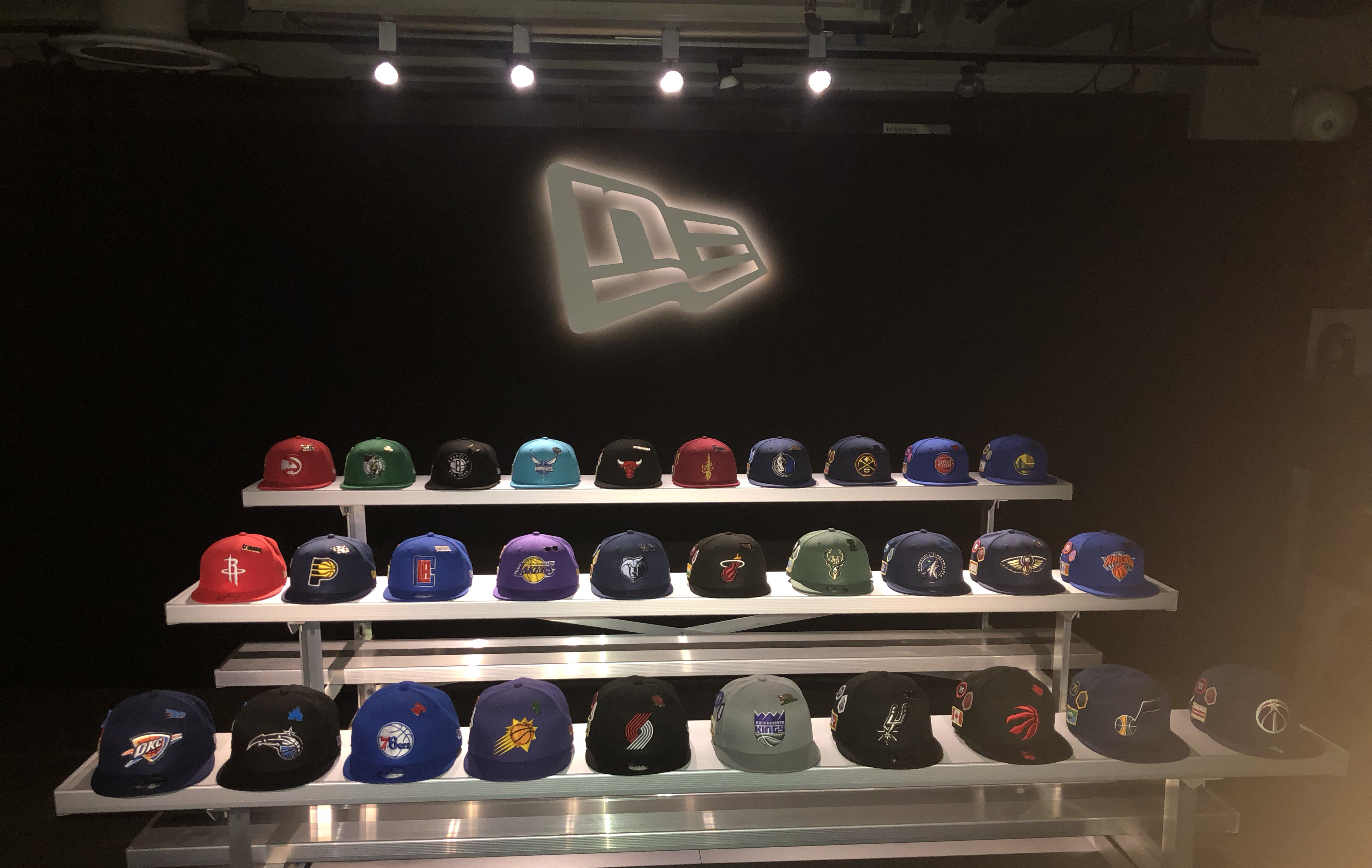 newera_dlo_cap_display