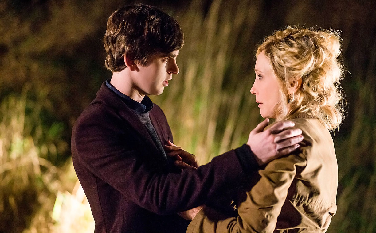 Bates Motel Review: 3.2: The Arcanum Club