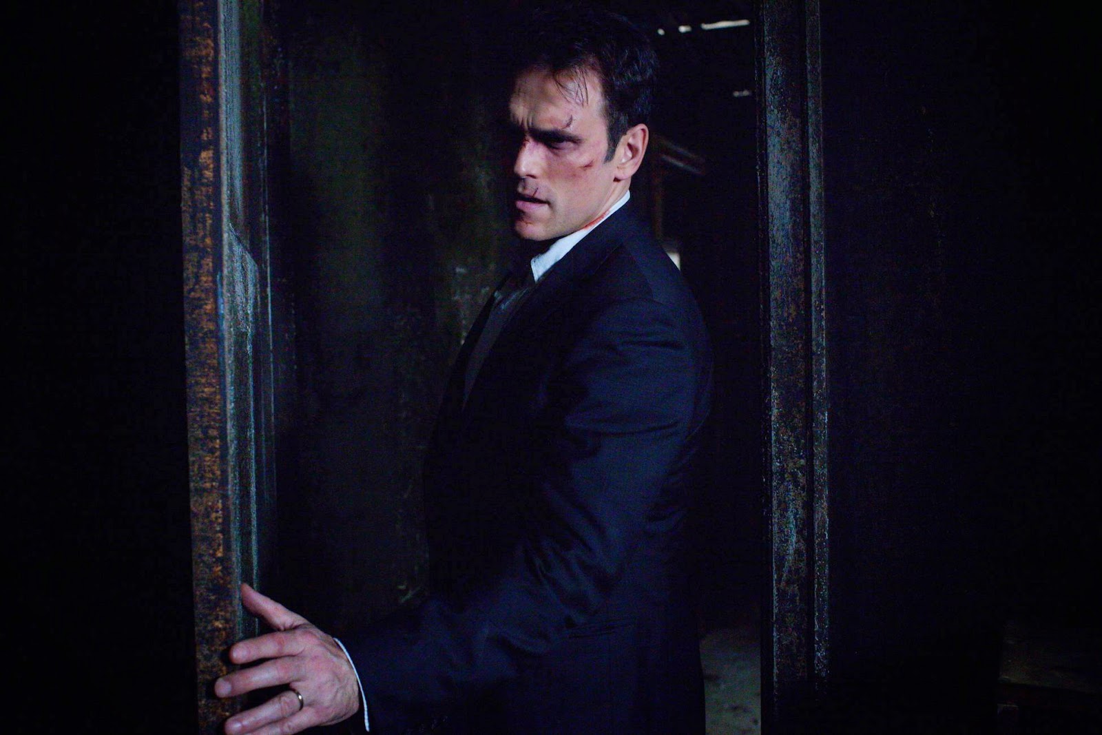 'Wayward Pines' S1 E1 Review: Mysterious Tone