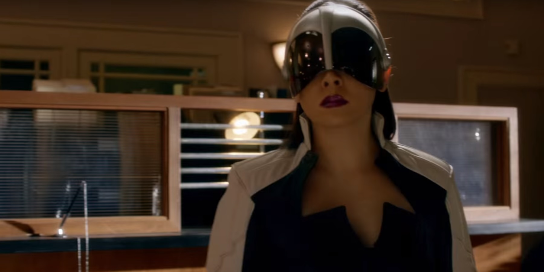 The Flash Review: 2.5: The Darkness and the Light